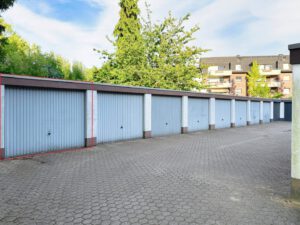 Eigene Garage im abgeschlossenen Innenhof
