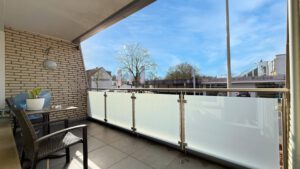 Attraktiver überdachter Balkon