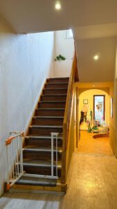 Treppenaufgang zum Obergeschoss