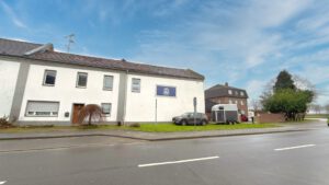 Straßenansicht des Wohnhauses