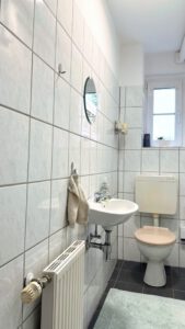 Gepflegtes Gäste-WC mit Tageslicht