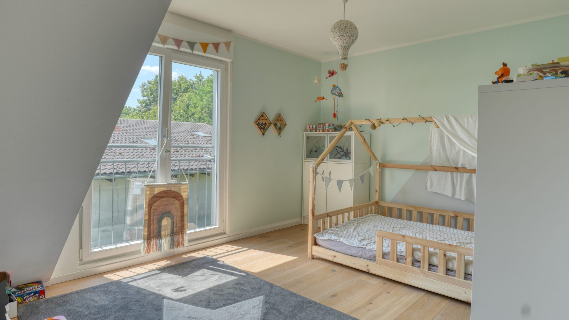 Freundliches Kinderzimmer